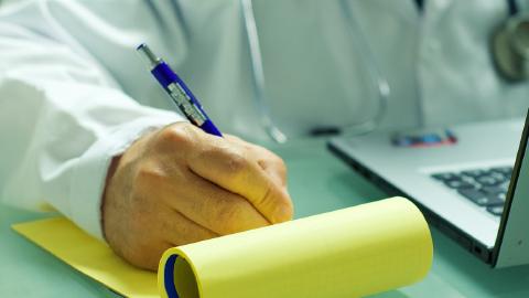 Featured Image for 10 Most Useful Chrome Extensions & Tools for Doctors in 2025